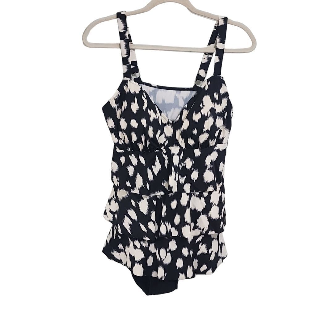 Croft & Barrow one piece swimsuit black & white Sz 14